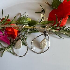 Or Paz sterling Silver 925 and genuine Pearl Teardrop Earrings